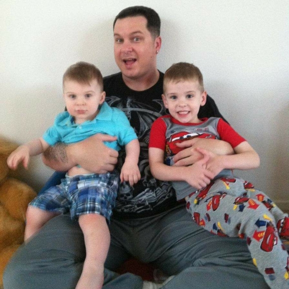 I am here to sell a little of this and that - Picture 3 of 4